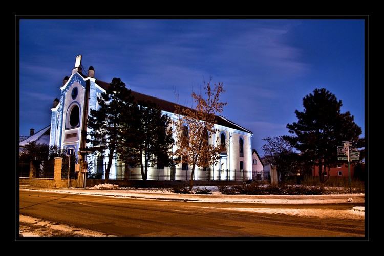 Česká bašta-synagoga večer