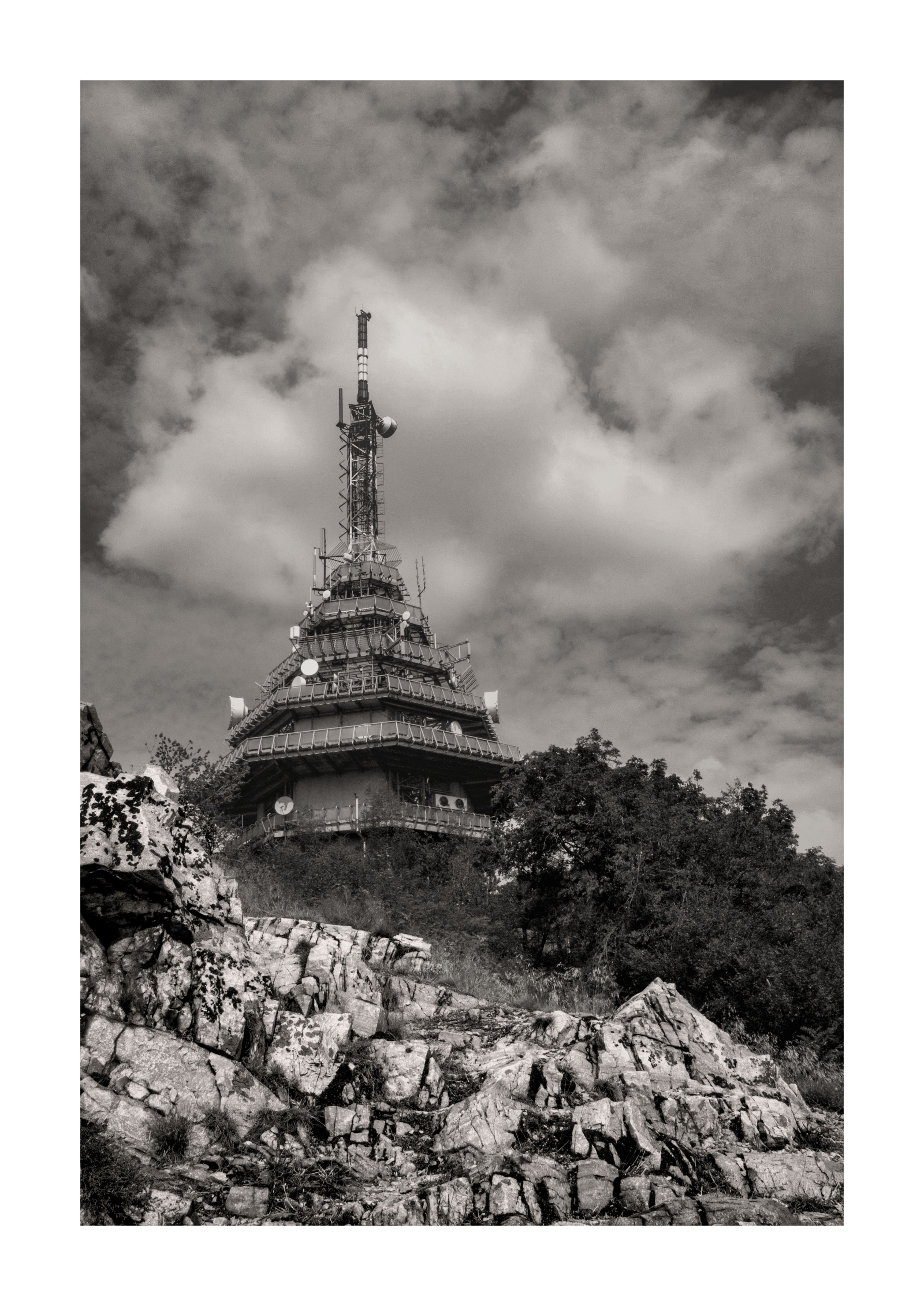 Nitra pyramida BW